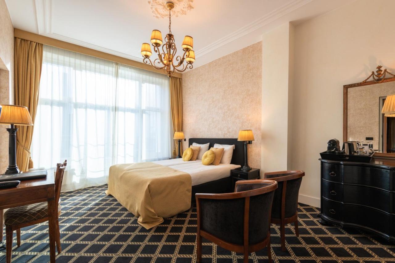 Grand Boutique Hotel-Restaurant Huis Vermeer Девентер Екстериор снимка