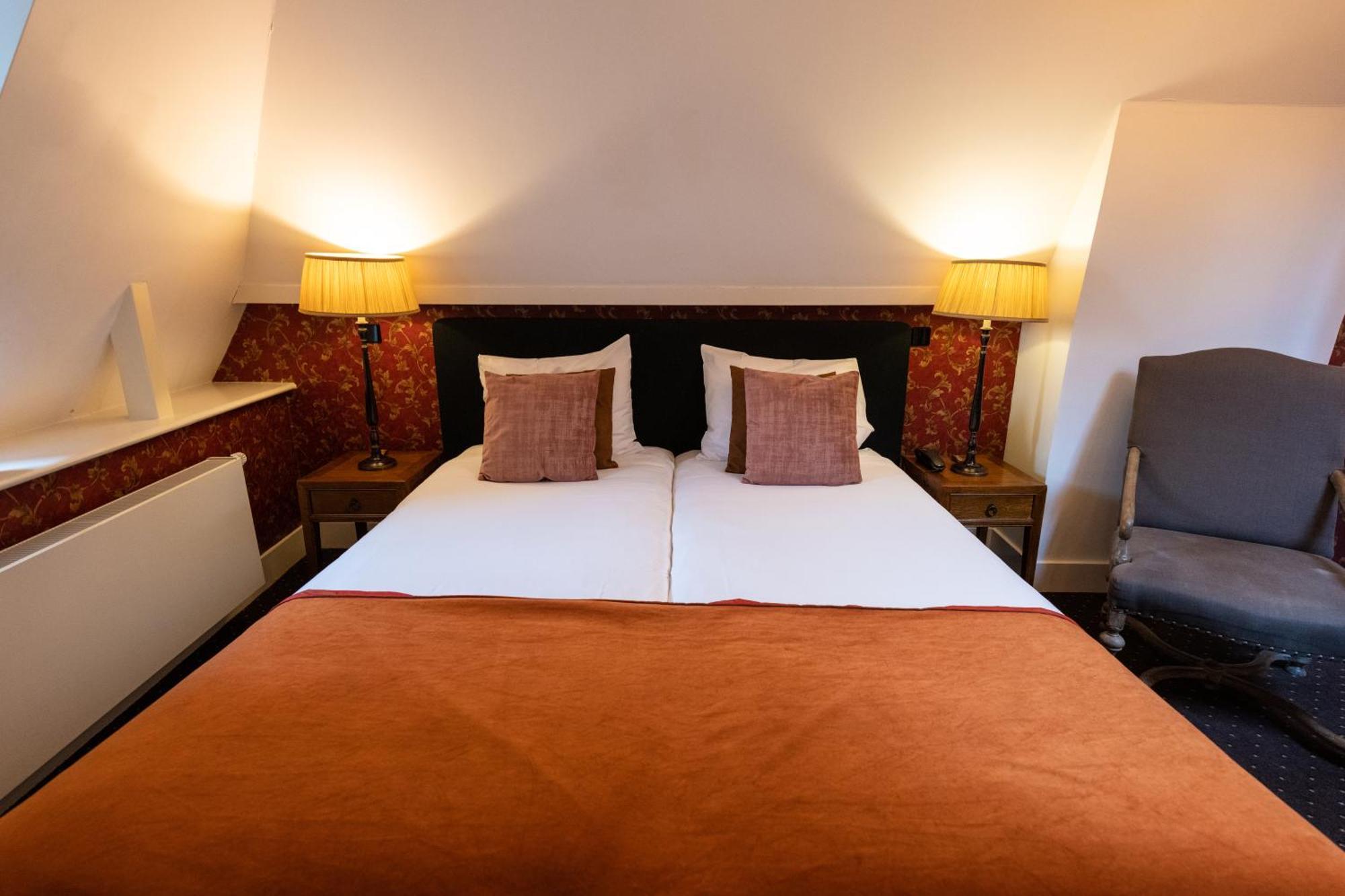 Grand Boutique Hotel-Restaurant Huis Vermeer Девентер Стая снимка