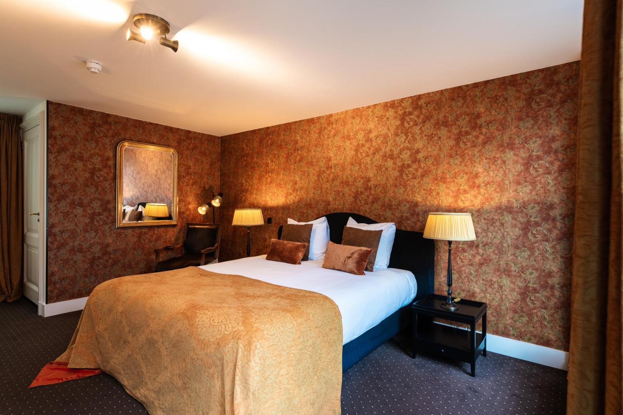 Grand Boutique Hotel-Restaurant Huis Vermeer Девентер Стая снимка