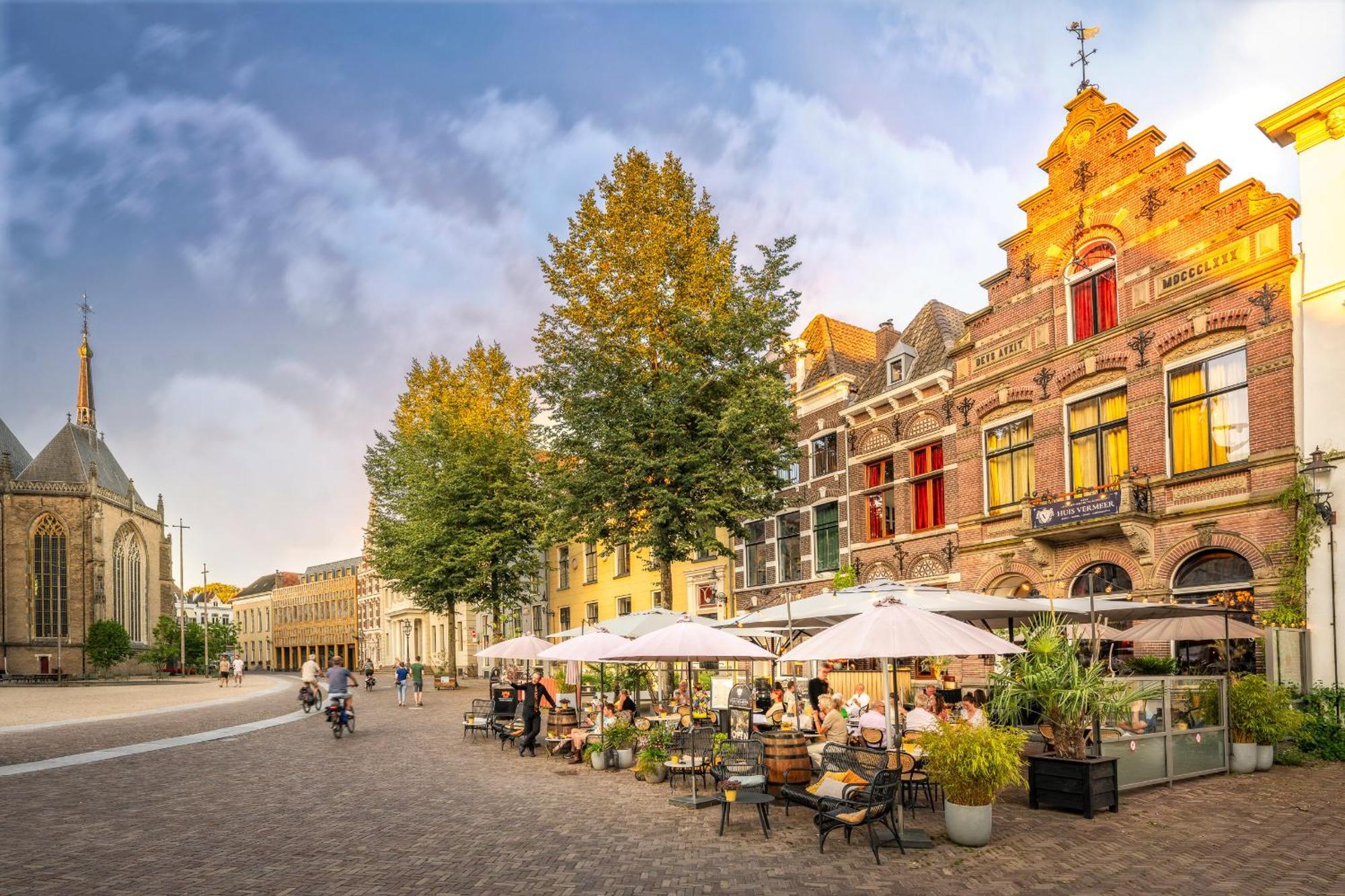 Grand Boutique Hotel-Restaurant Huis Vermeer Девентер Екстериор снимка